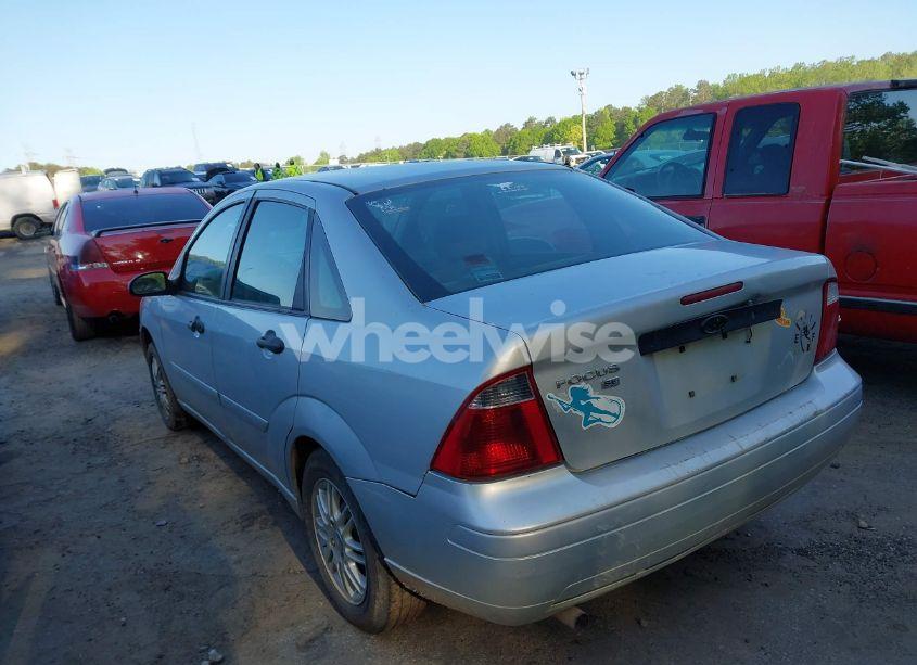 Photo 3 of 2007 Ford Focus S/SE/SES (VIN 1FAFP34N57W123660)