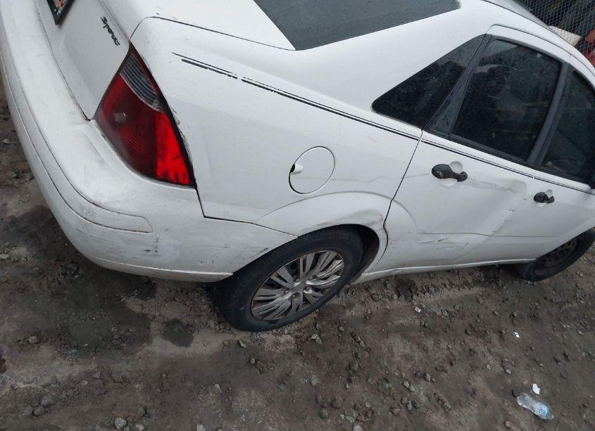 Photo 13 of 2007 Ford Focus S/SE/SES (VIN 1FAFP34N57W166072)