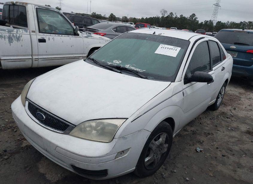 Photo 2 of 2007 Ford Focus S/SE/SES (VIN 1FAFP34N57W166072)