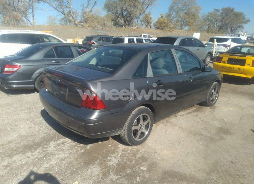 Photo 4 of 2007 Ford Focus S/SE/SES (VIN 1FAFP34N57W230935)