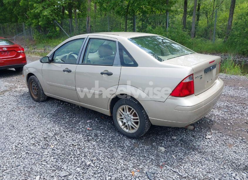 Photo 3 of 2007 Ford Focus S/SE/SES (VIN 1FAFP34N57W250909)