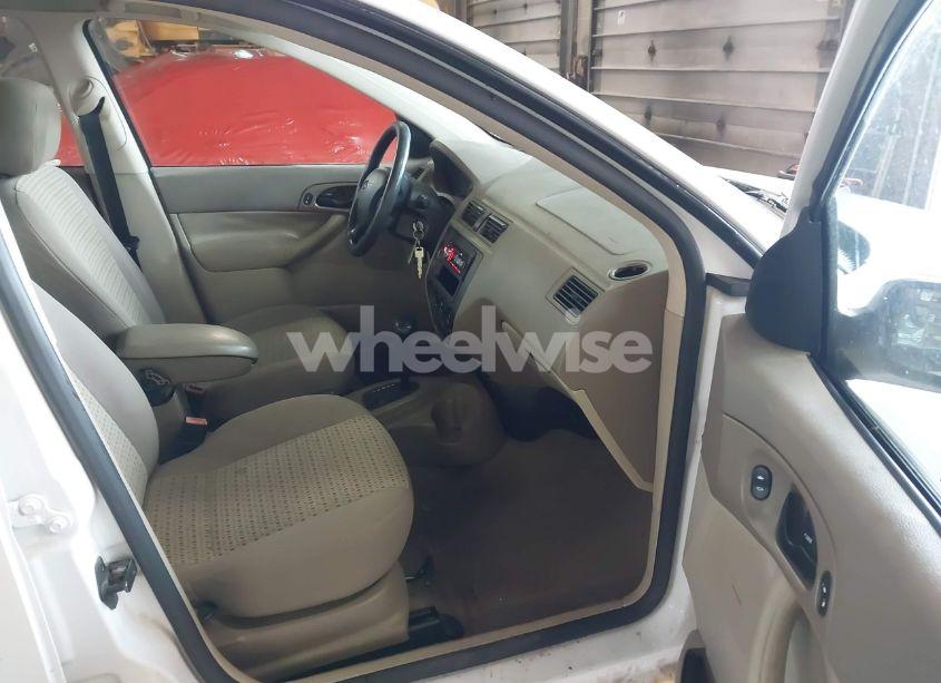 Photo 5 of 2007 Ford Focus S/SE/SES (VIN 1FAFP34N57W272599)