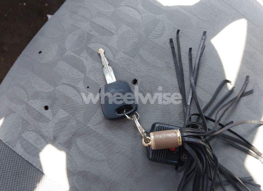 Photo 11 of 2005 Ford Focus ZX4 (VIN 1FAFP34N65W103060)