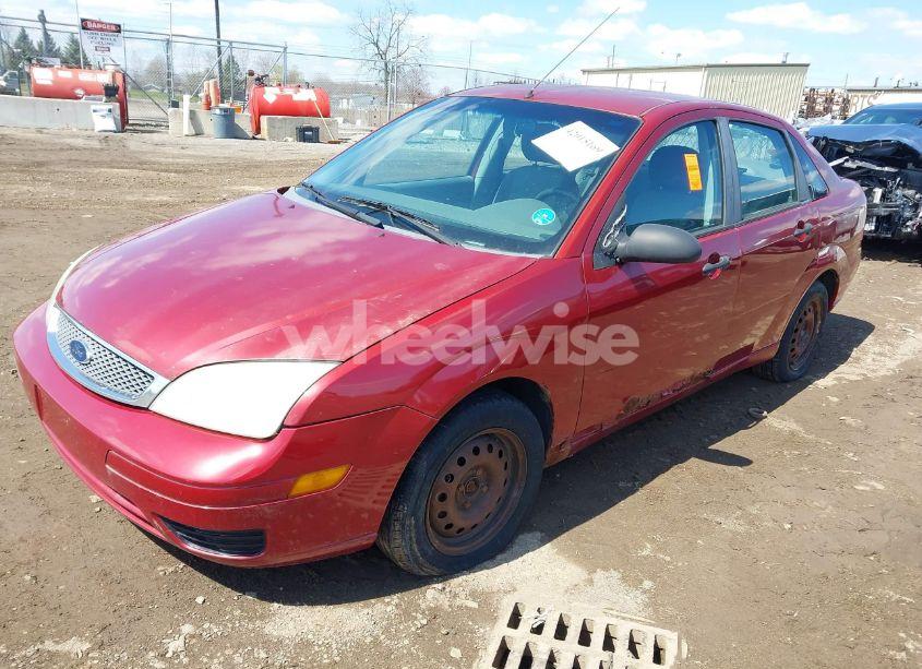Photo 2 of 2005 Ford Focus ZX4 (VIN 1FAFP34N65W103060)