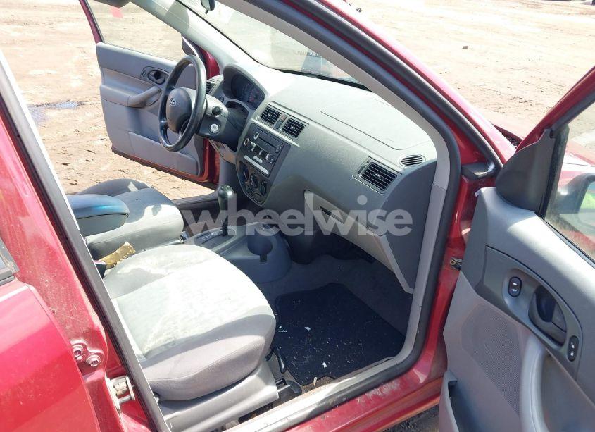 Photo 5 of 2005 Ford Focus ZX4 (VIN 1FAFP34N65W103060)