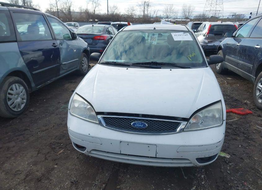 Photo 12 of 2005 Ford Focus ZX4 (VIN 1FAFP34N65W134910)