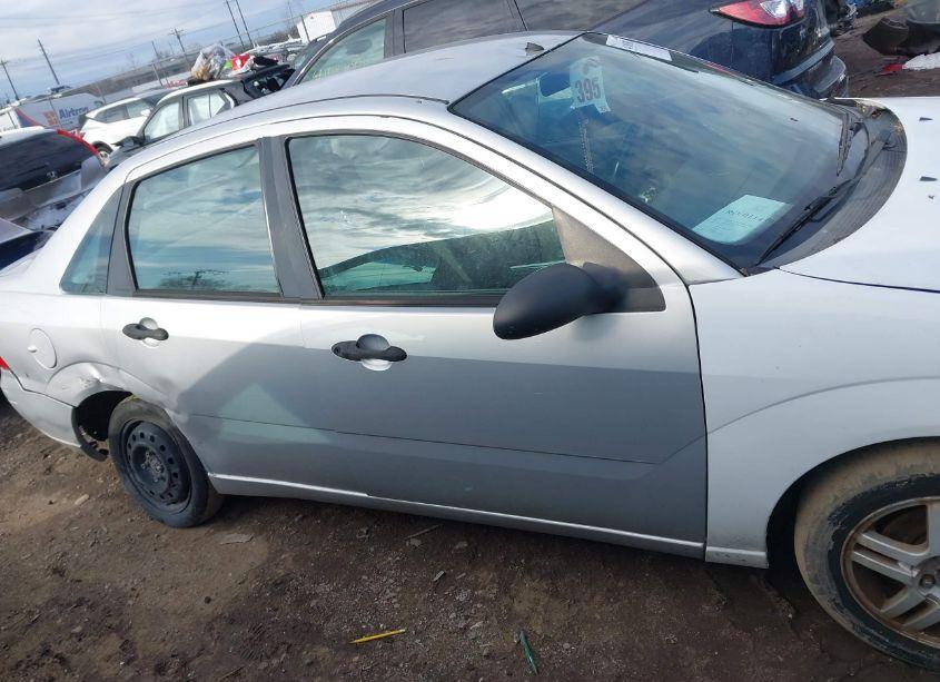 Photo 13 of 2005 Ford Focus ZX4 (VIN 1FAFP34N65W134910)