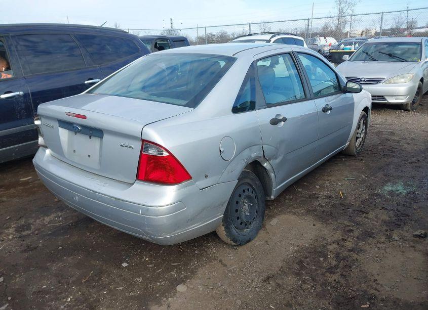 Photo 4 of 2005 Ford Focus ZX4 (VIN 1FAFP34N65W134910)