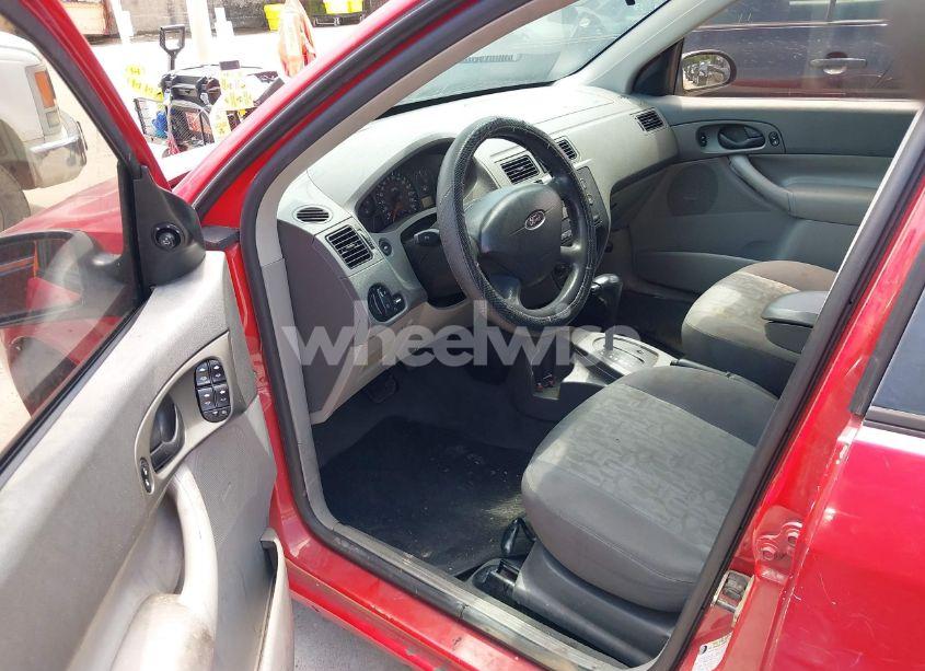 Photo 12 of 2005 Ford Focus ZX4 (VIN 1FAFP34N65W165817)