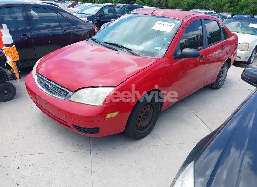 Photo 2 of 2005 Ford Focus ZX4 (VIN 1FAFP34N65W165817)