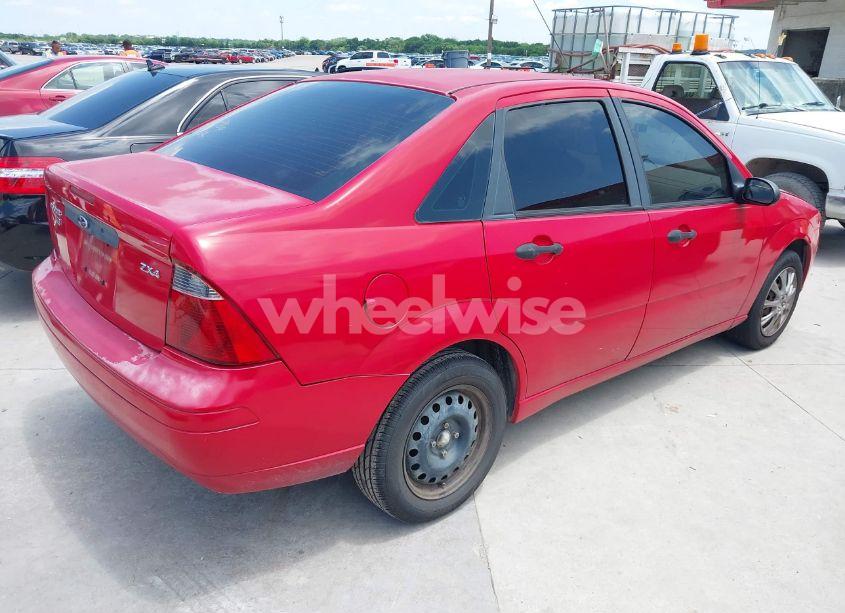 Photo 4 of 2005 Ford Focus ZX4 (VIN 1FAFP34N65W165817)