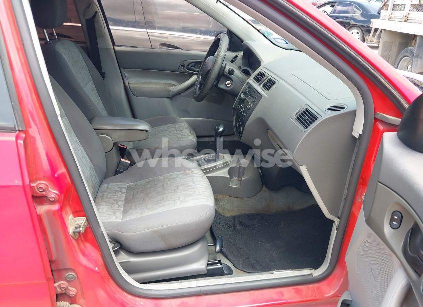 Photo 5 of 2005 Ford Focus ZX4 (VIN 1FAFP34N65W165817)