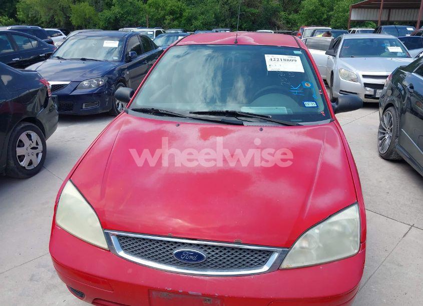 Photo 6 of 2005 Ford Focus ZX4 (VIN 1FAFP34N65W165817)