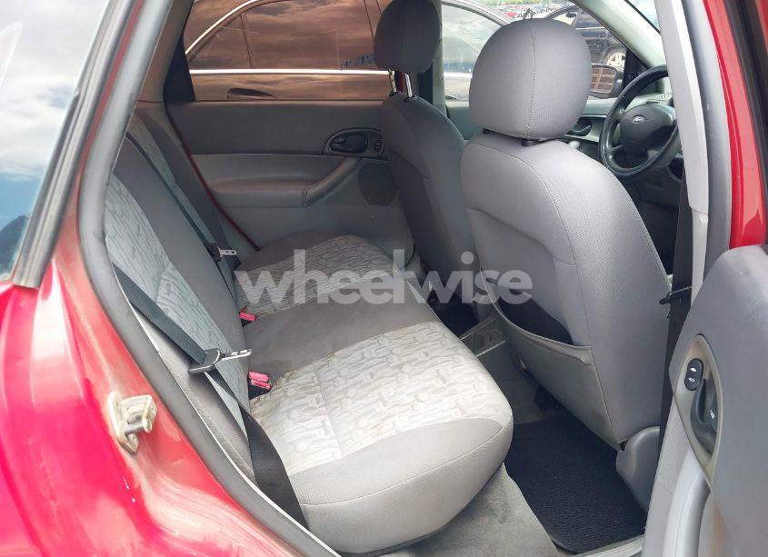 Photo 8 of 2005 Ford Focus ZX4 (VIN 1FAFP34N65W165817)