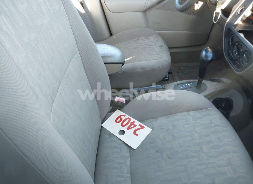 Photo 5 of 2005 Ford Focus ZX4 (VIN 1FAFP34N65W193732)