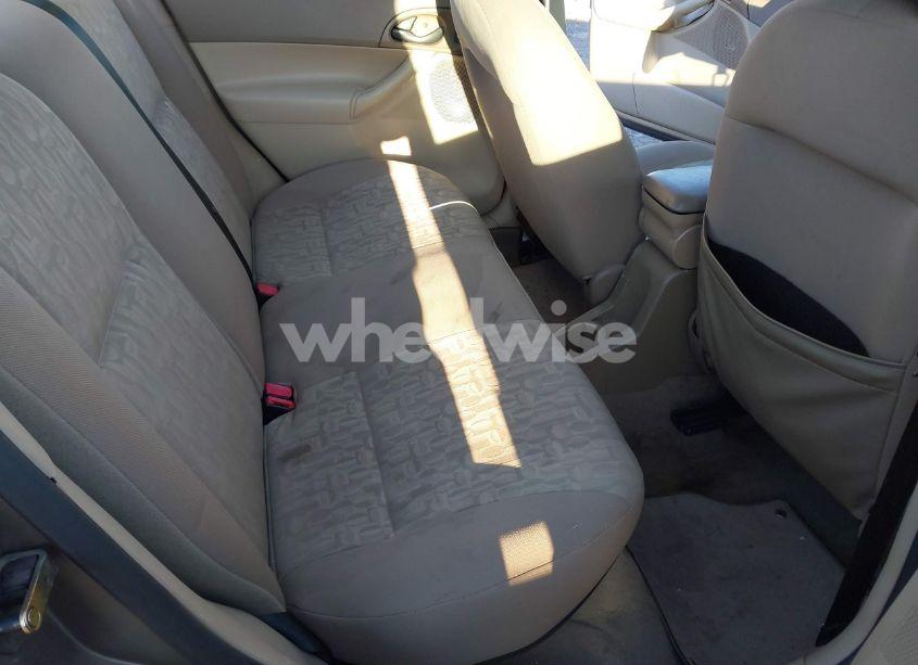 Photo 8 of 2005 Ford Focus ZX4 (VIN 1FAFP34N65W193732)