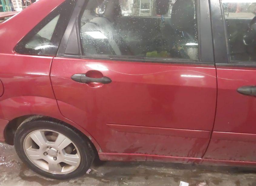 Photo 12 of 2005 Ford Focus ZX4 (VIN 1FAFP34N65W201294)