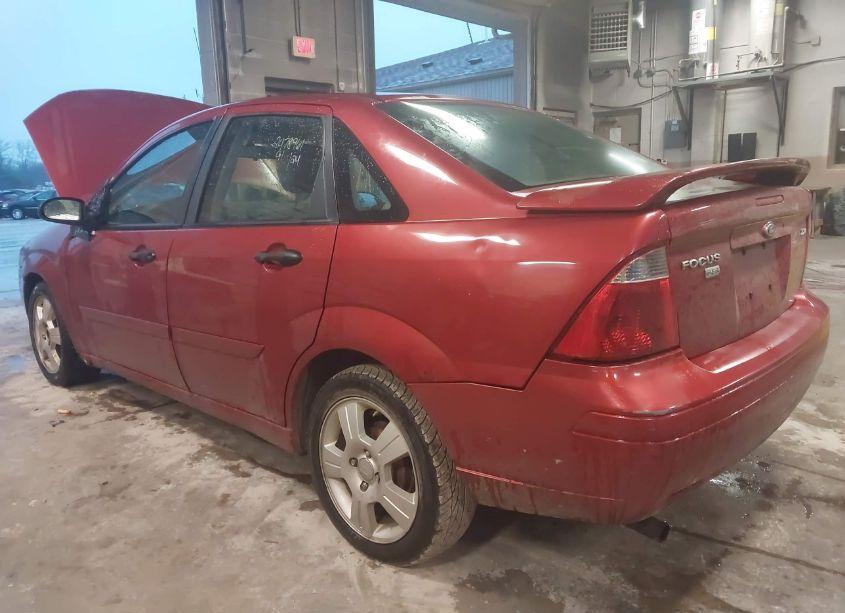 Photo 3 of 2005 Ford Focus ZX4 (VIN 1FAFP34N65W201294)