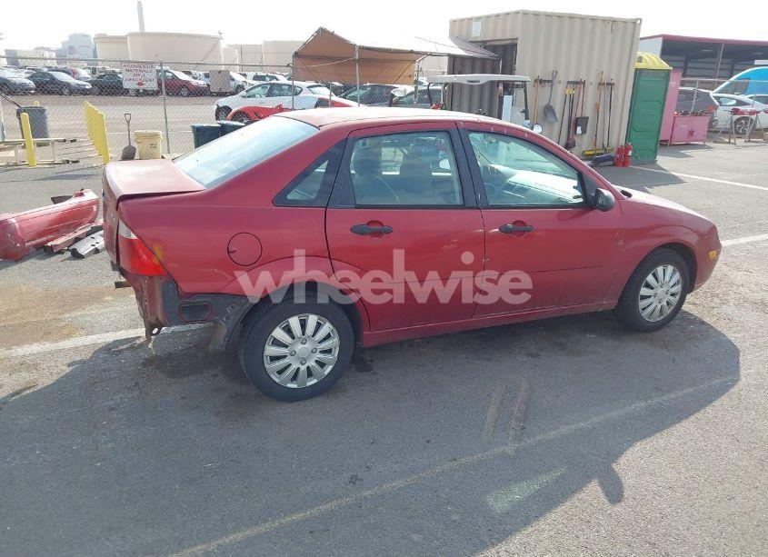 Photo 4 of 2005 Ford Focus ZX4 (VIN 1FAFP34N65W230357)