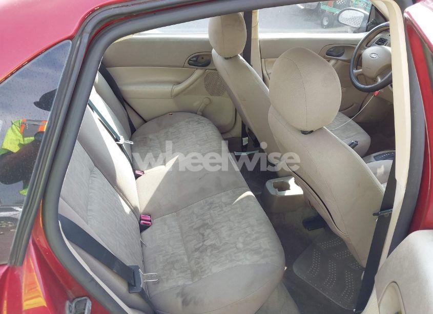 Photo 8 of 2005 Ford Focus ZX4 (VIN 1FAFP34N65W230357)