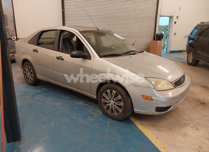 2005 Ford Focus ZX4 (VIN 1FAFP34N65W306112) main photo