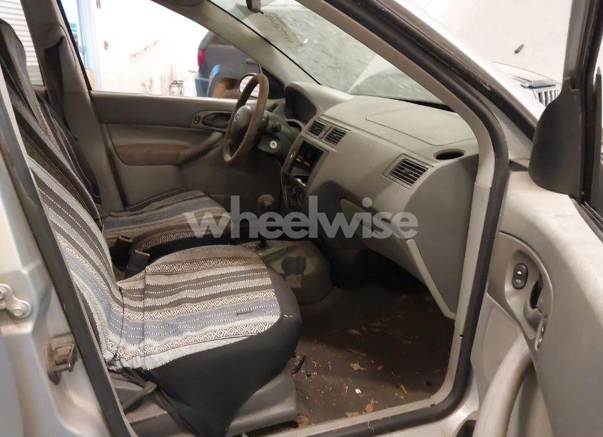 Photo 5 of 2005 Ford Focus ZX4 (VIN 1FAFP34N65W306112)