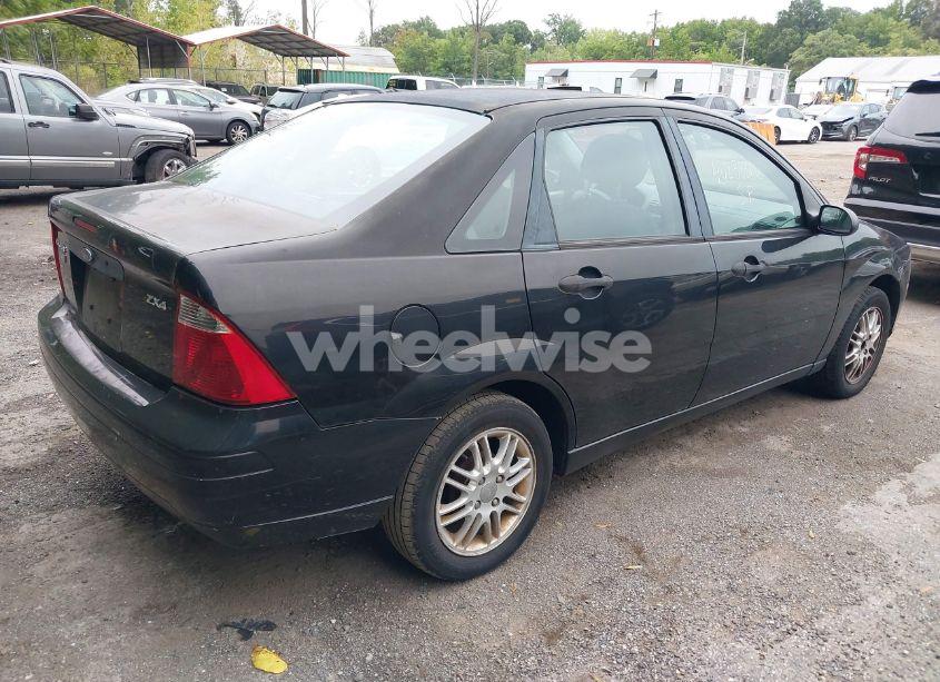 Photo 4 of 2006 Ford Focus SE/ZX4 (VIN 1FAFP34N66W184062)