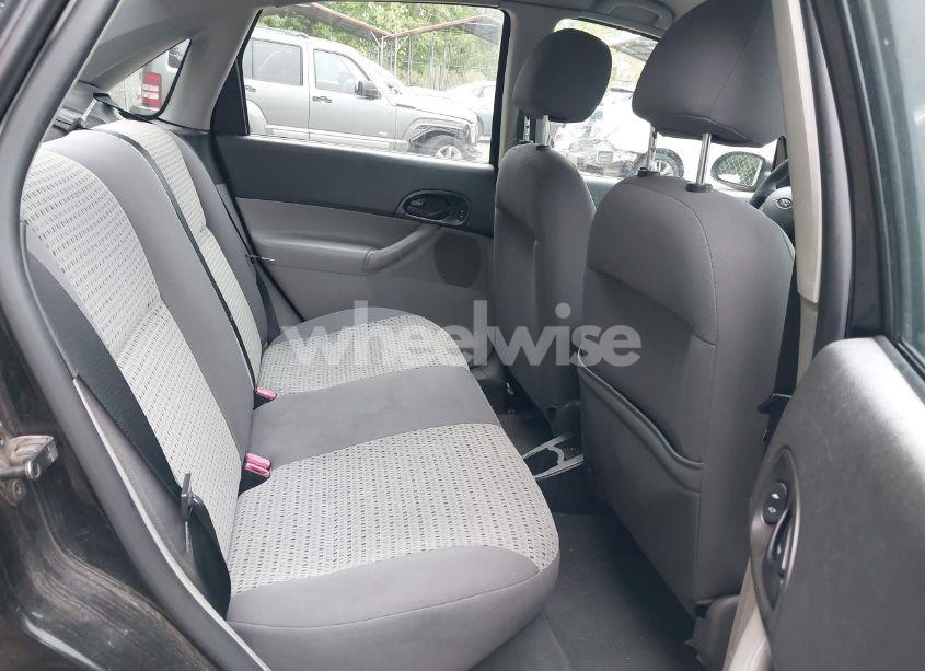 Photo 8 of 2006 Ford Focus SE/ZX4 (VIN 1FAFP34N66W184062)