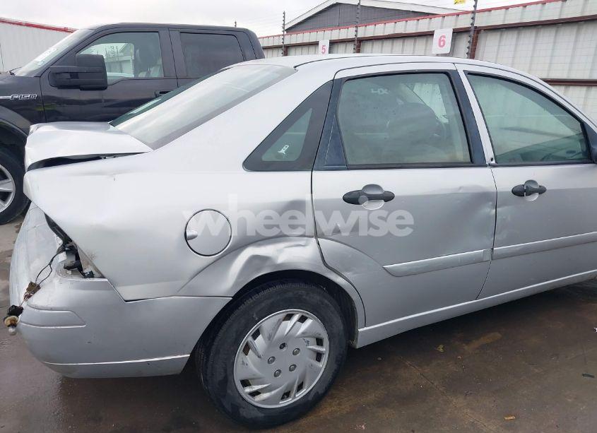 Photo 19 of 2007 Ford Focus S/SE/SES (VIN 1FAFP34N67W102803)