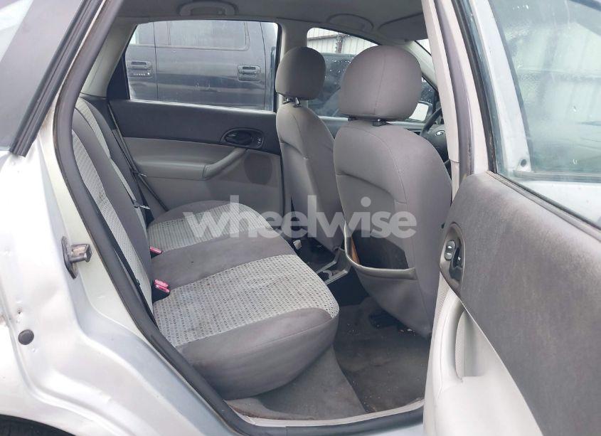 Photo 8 of 2007 Ford Focus S/SE/SES (VIN 1FAFP34N67W102803)