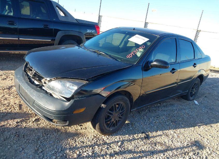 Photo 2 of 2007 Ford Focus S/SE/SES (VIN 1FAFP34N67W187867)