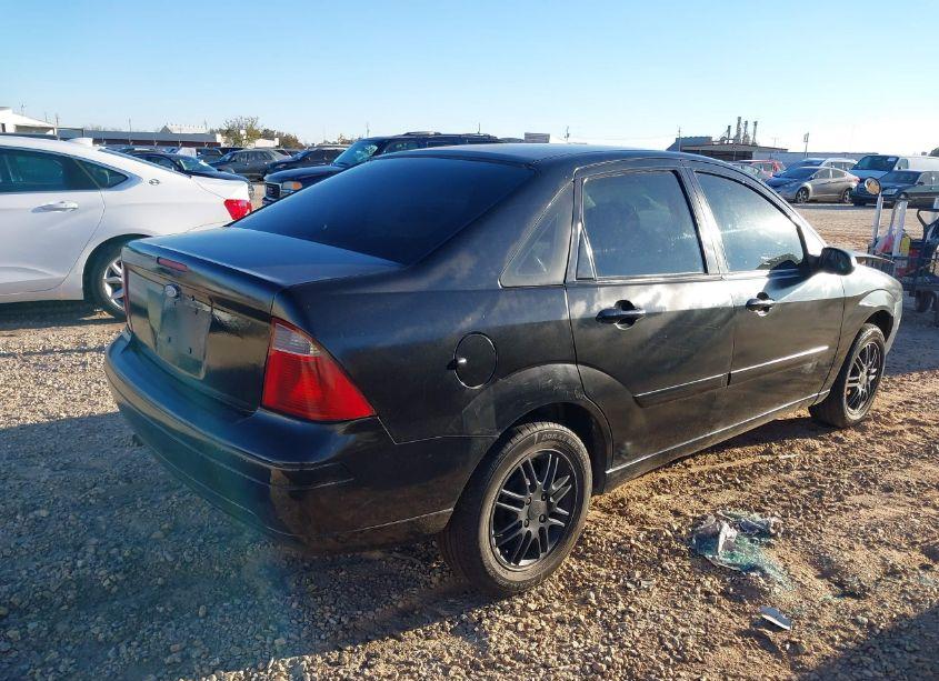 Photo 4 of 2007 Ford Focus S/SE/SES (VIN 1FAFP34N67W187867)