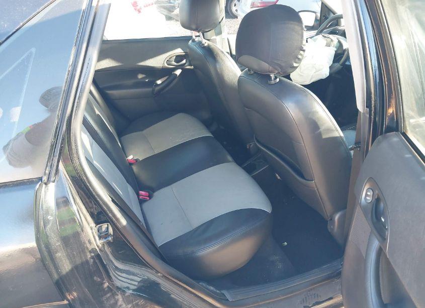 Photo 8 of 2007 Ford Focus S/SE/SES (VIN 1FAFP34N67W187867)