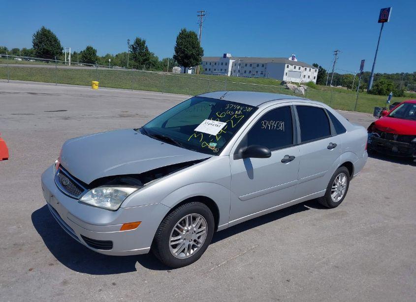 Photo 2 of 2007 Ford Focus S/SE/SES (VIN 1FAFP34N67W254743)