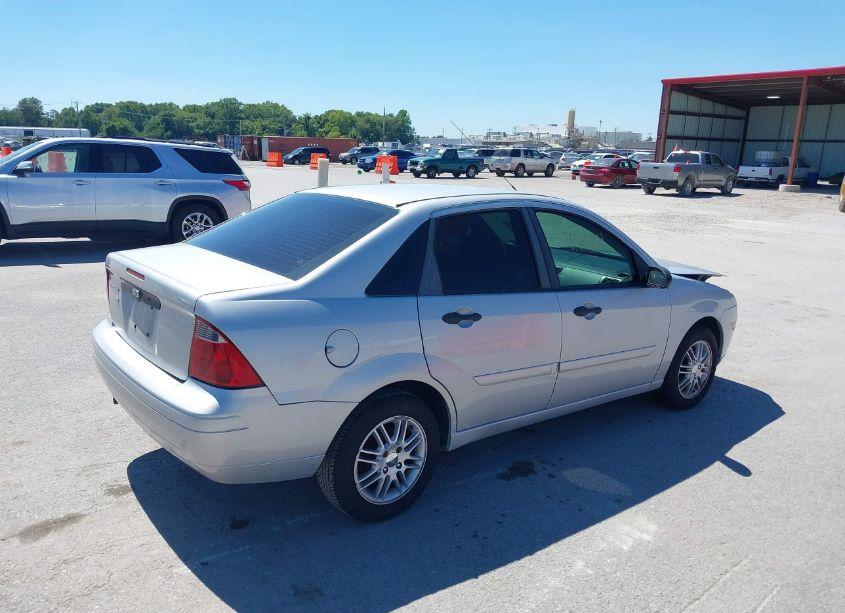 Photo 4 of 2007 Ford Focus S/SE/SES (VIN 1FAFP34N67W254743)