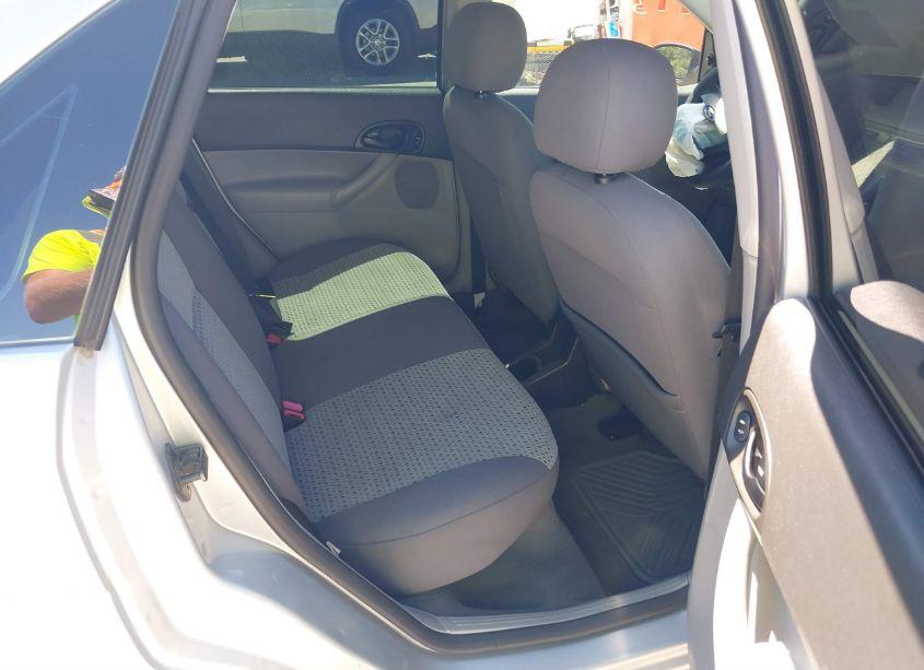 Photo 8 of 2007 Ford Focus S/SE/SES (VIN 1FAFP34N67W254743)