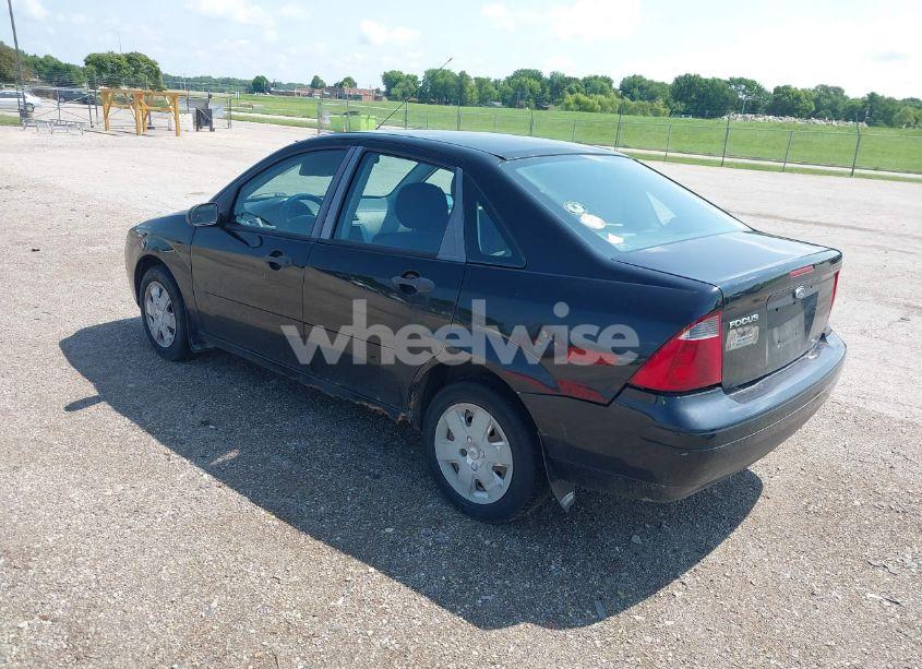 Photo 3 of 2007 Ford Focus S/SE/SES (VIN 1FAFP34N67W302628)