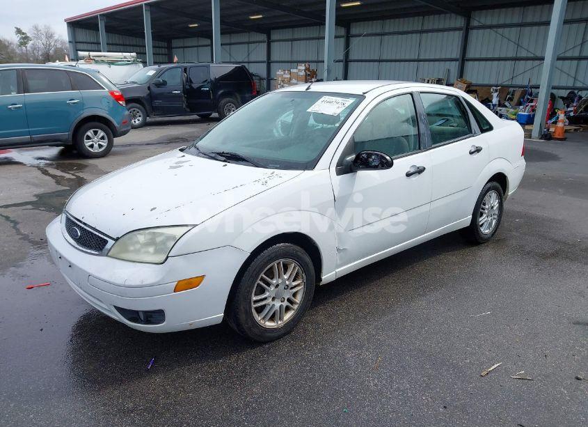 Photo 2 of 2007 Ford Focus S/SE/SES (VIN 1FAFP34N67W356849)