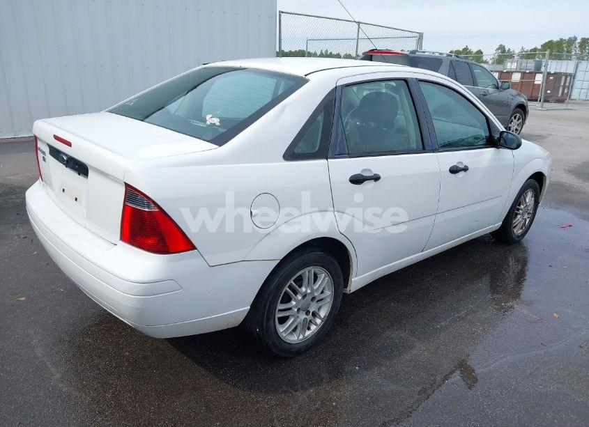 Photo 4 of 2007 Ford Focus S/SE/SES (VIN 1FAFP34N67W356849)