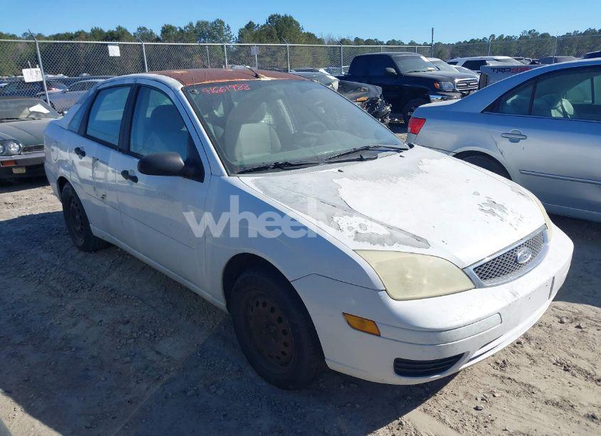 2005 Ford Focus ZX4 (VIN 1FAFP34N75W132373) main photo