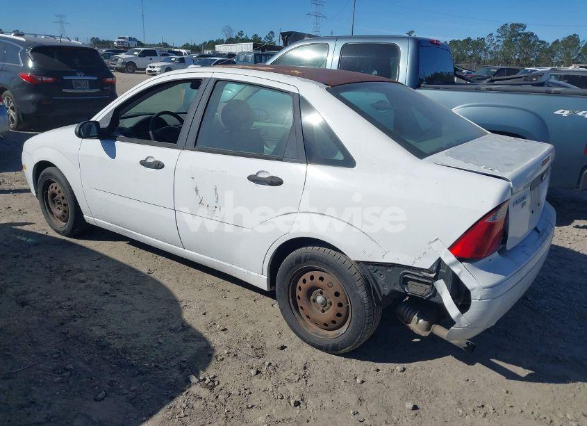 Photo 3 of 2005 Ford Focus ZX4 (VIN 1FAFP34N75W132373)