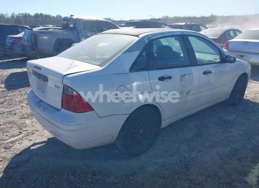 Photo 4 of 2005 Ford Focus ZX4 (VIN 1FAFP34N75W132373)