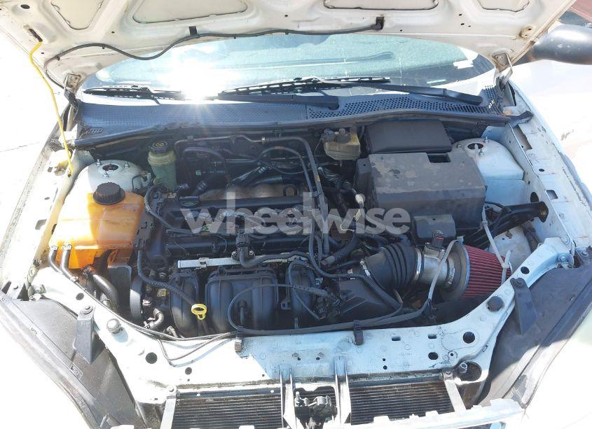 Photo 10 of 2005 Ford Focus ZX4 (VIN 1FAFP34N75W159248)