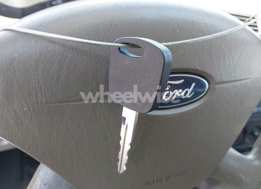 Photo 11 of 2005 Ford Focus ZX4 (VIN 1FAFP34N75W159248)