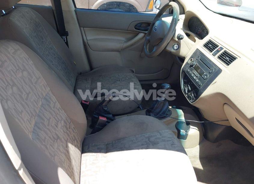 Photo 5 of 2005 Ford Focus ZX4 (VIN 1FAFP34N75W159248)