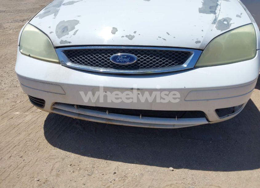 Photo 6 of 2005 Ford Focus ZX4 (VIN 1FAFP34N75W159248)