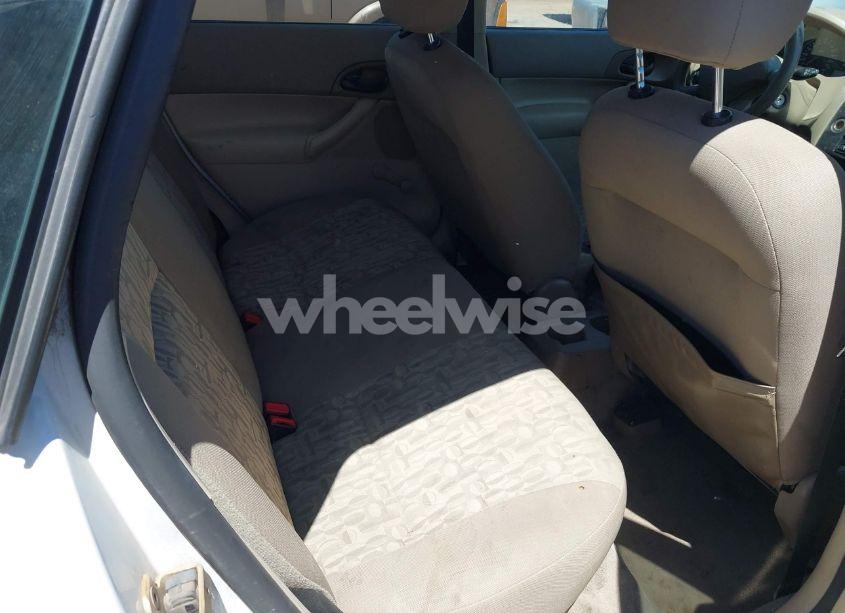 Photo 8 of 2005 Ford Focus ZX4 (VIN 1FAFP34N75W159248)