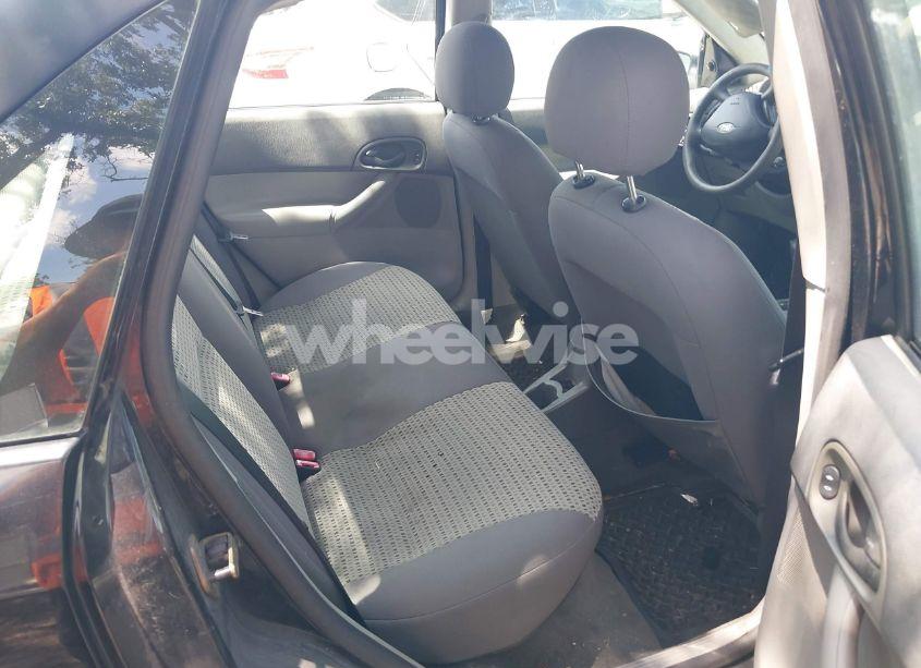 Photo 8 of 2005 Ford Focus ZX4 (VIN 1FAFP34N75W169147)
