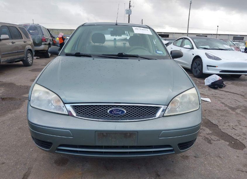 Photo 12 of 2005 Ford Focus ZX4 (VIN 1FAFP34N75W173196)