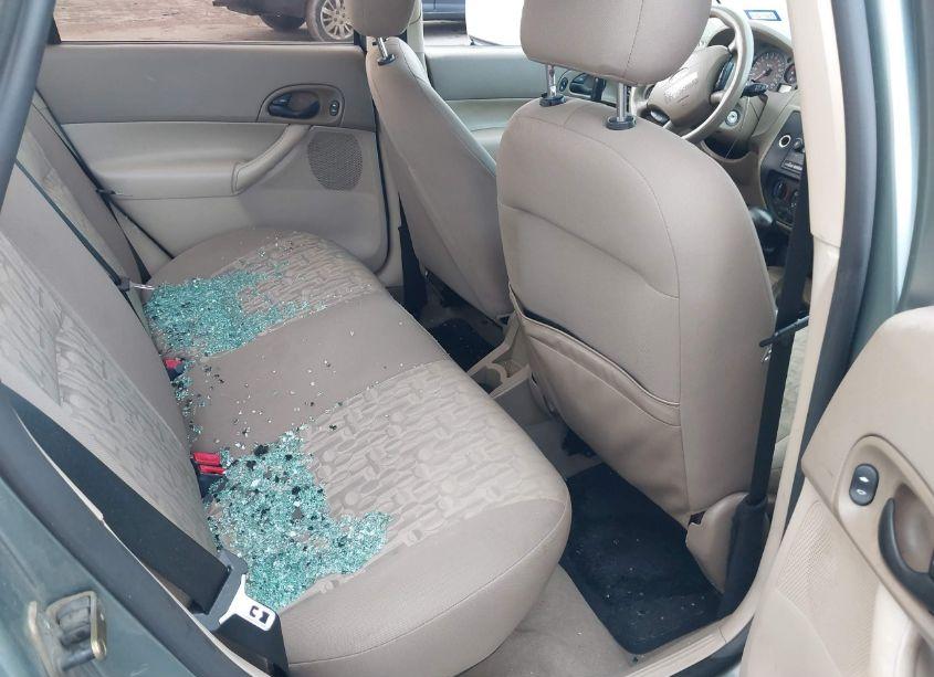 Photo 8 of 2005 Ford Focus ZX4 (VIN 1FAFP34N75W173196)